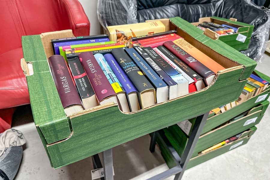 Karton mit Bücher