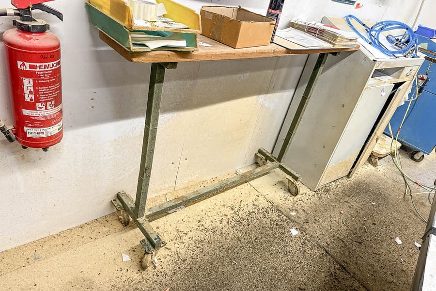 Arbeitstisch, fahrbar