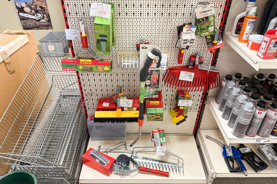 Inhalt Regalabschnitt: Gartenwerkzeug