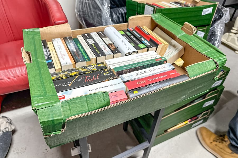 Karton mit Bücher
