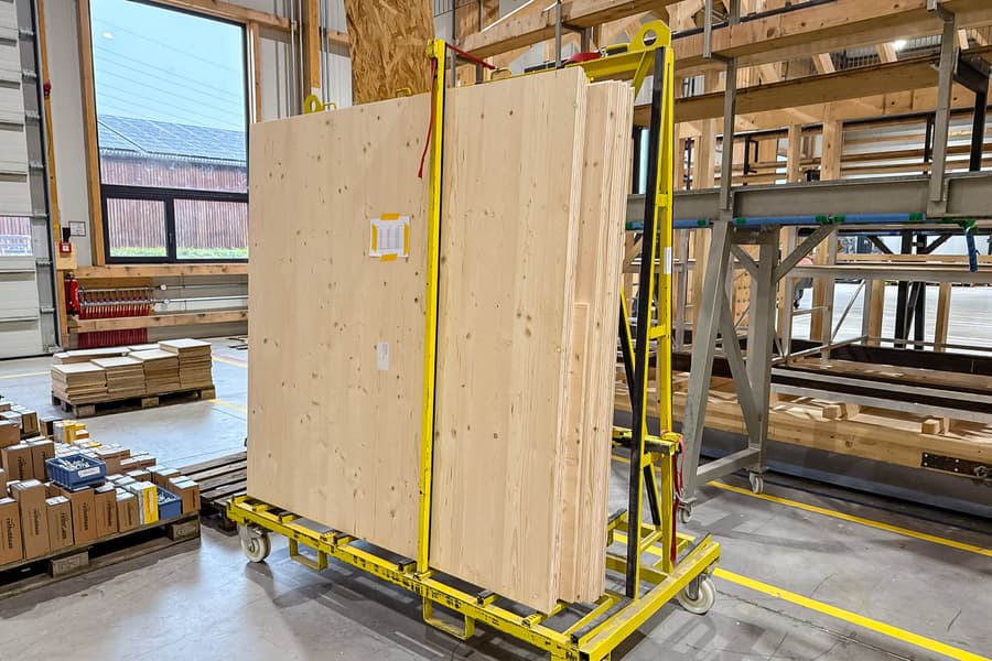 Transportwageninhalt: 3-Schichtplatten