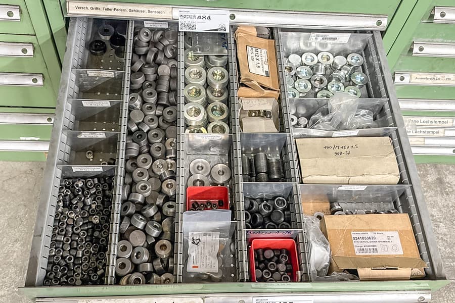 Schubladeninhalt: Verschlussschrauben