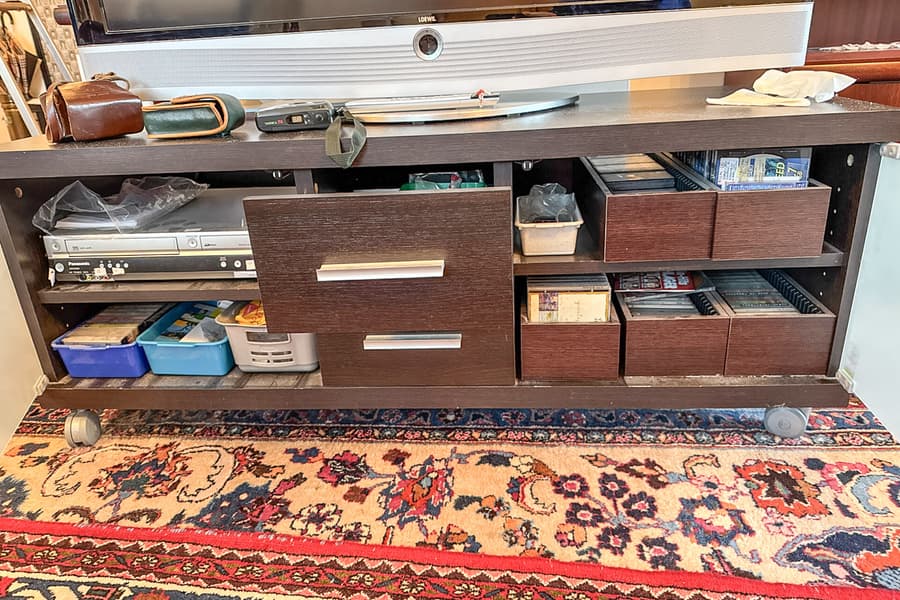 Schrankinhalt: Diverses