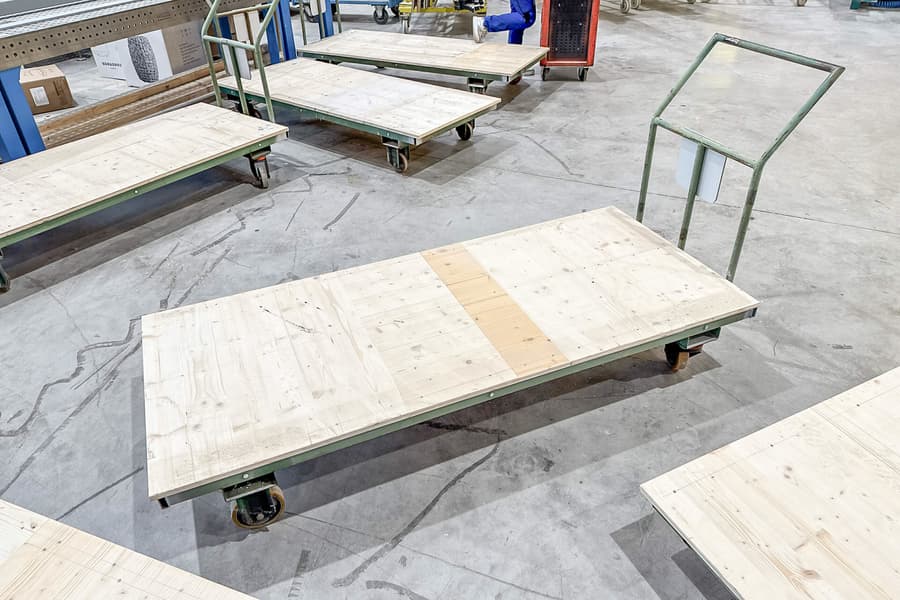 Plateau Transportwagen