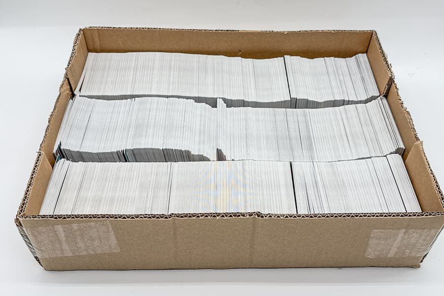 Karton mit Spielkarten Yu-Gi-Oh!