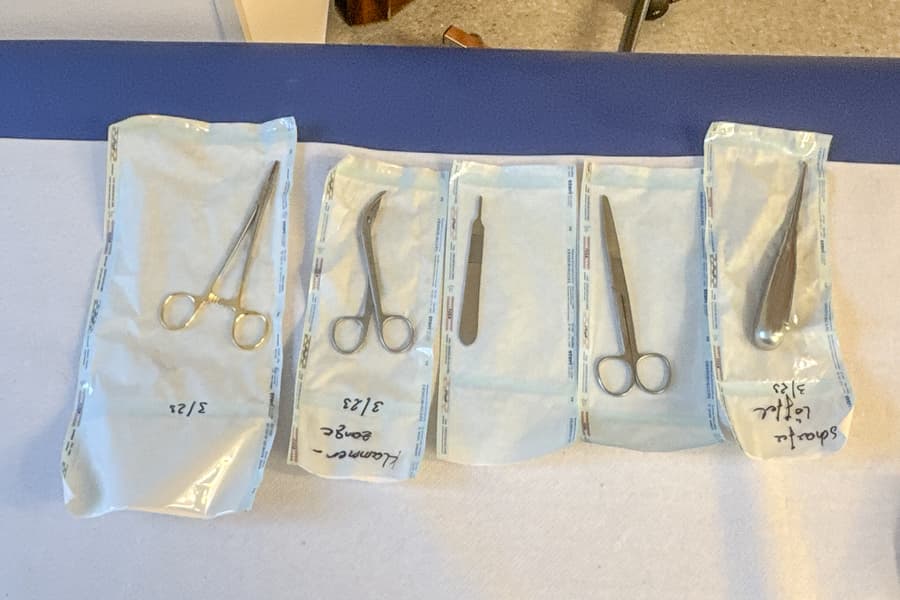 5 chirurgische Instrumente