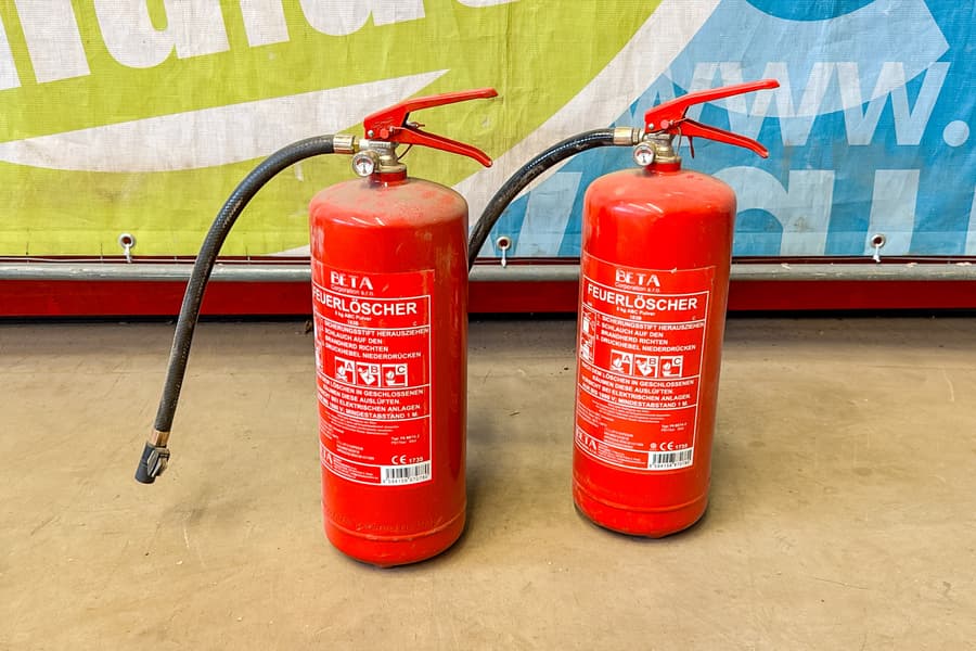 2 Feuerlöscher, 6 kg ABC Pulver