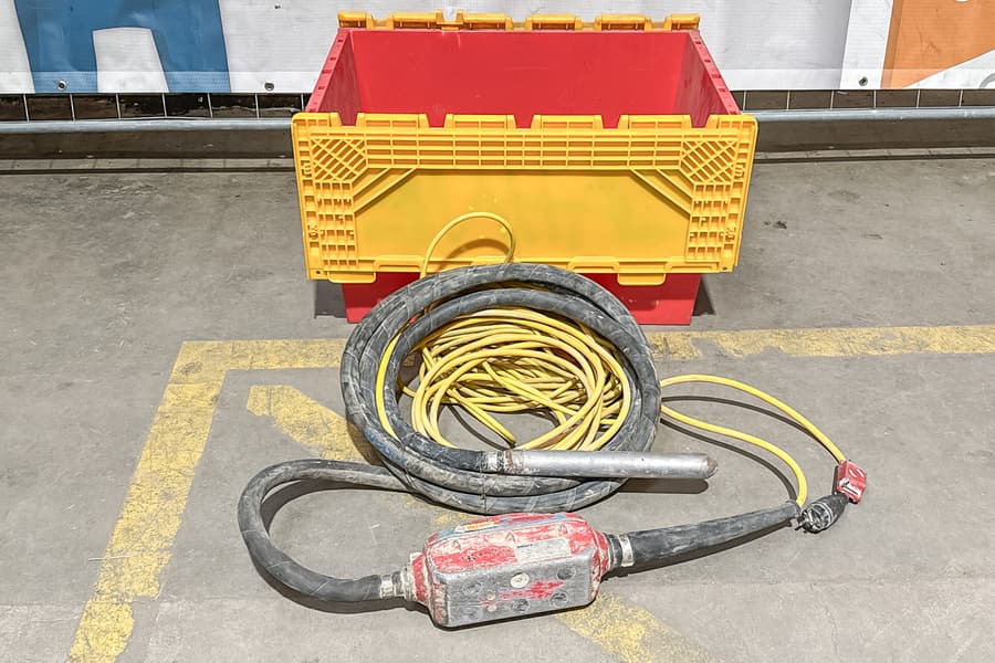 Kunststoffkiste mit Flaschenrüttler WeberMT