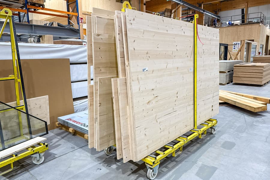 Transportwageninhalt: 3-Schichtplatten