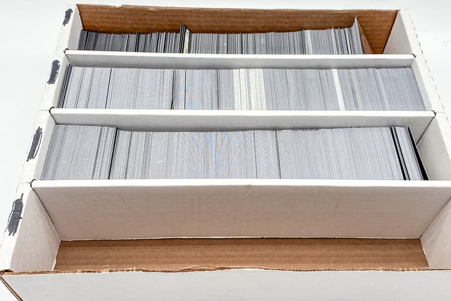 Karton mit Spielkarten Magic - The Gathering