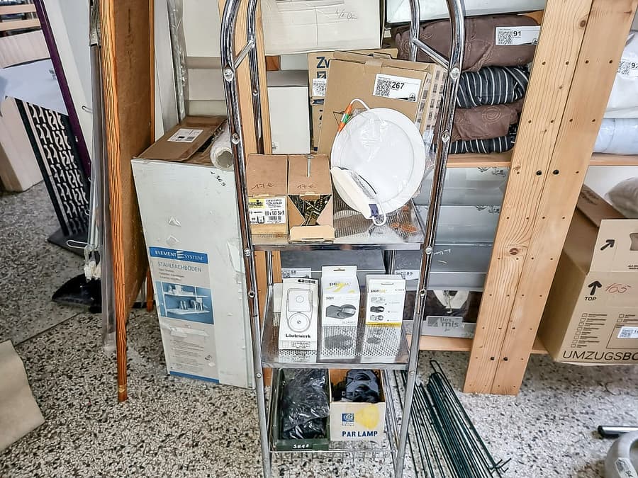 Regal mit Inhalt: Diverses