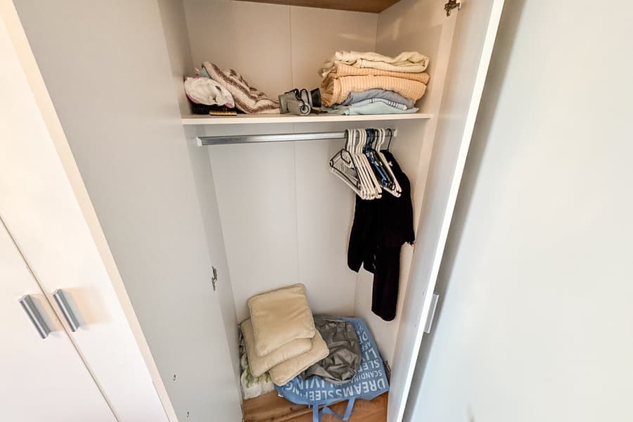 Schrankinhalt: Diverses