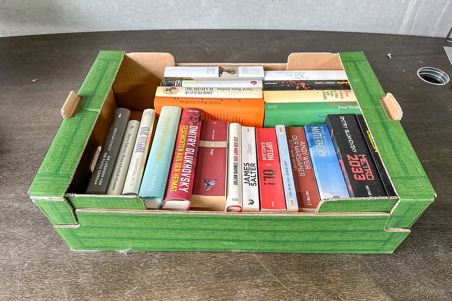 Karton mit Büchern