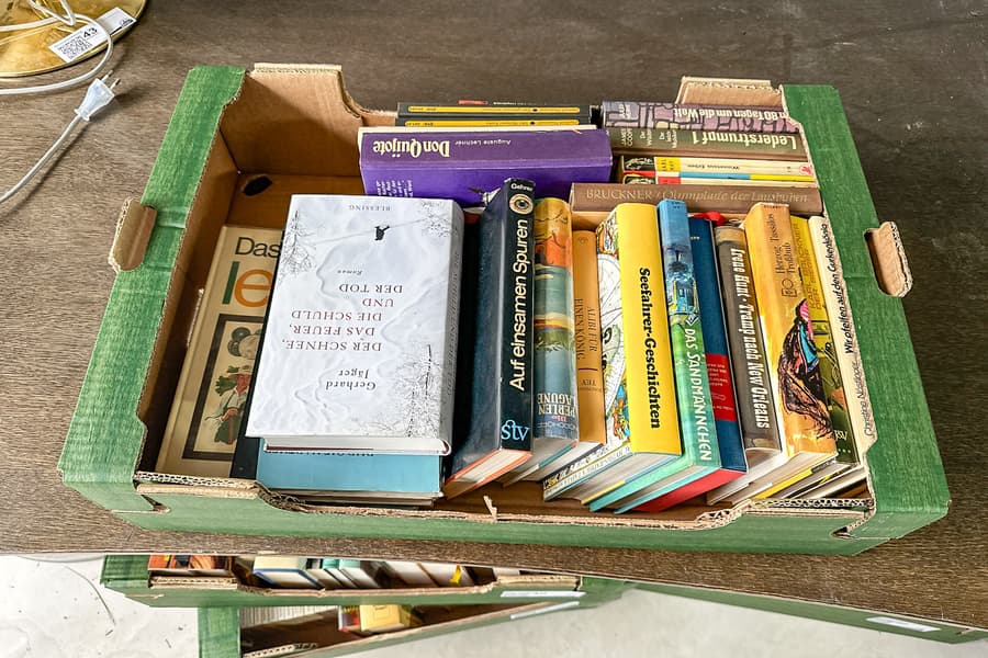 Karton mit Bücher