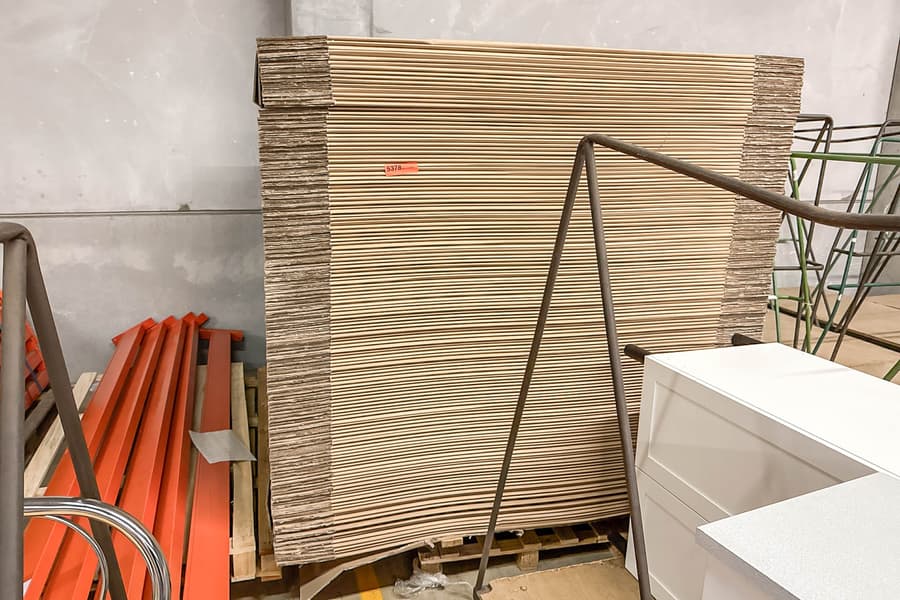 Palette mit Kartonagen