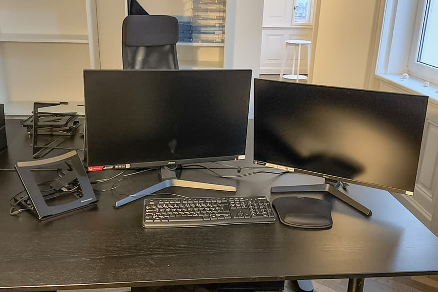 2 Monitore iiyama G-Master, je 27