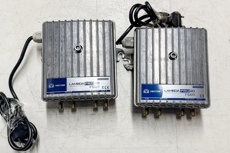 2 Netzteile Vector Lambda Pro 20 F56M