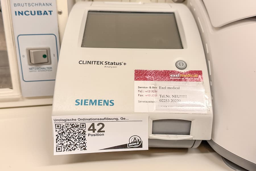 Harnanalysesystem Siemens CliniTek Status + Analyser