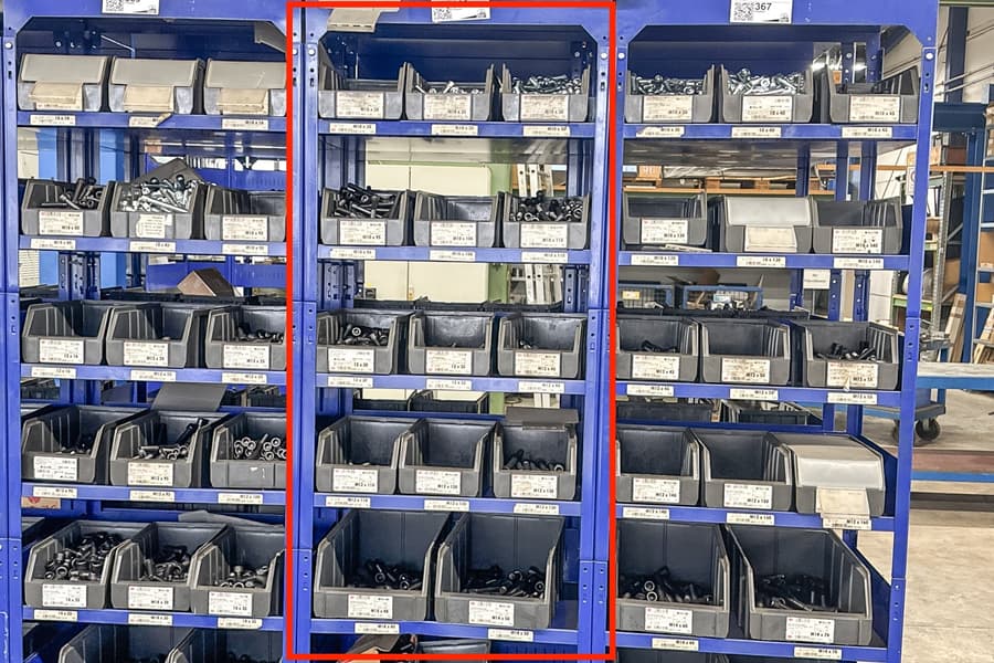 Regalinhalt: Schrauben