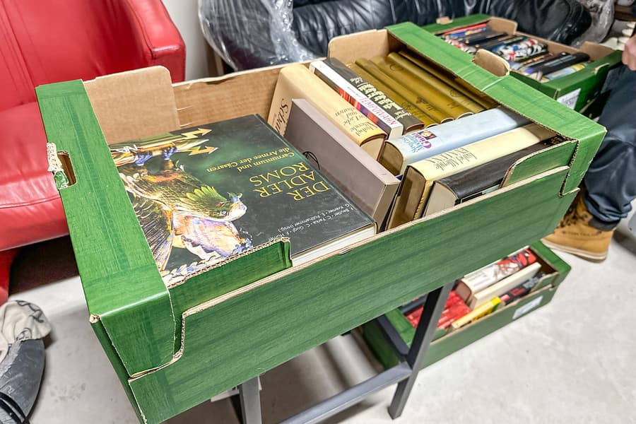 Karton mit Bücher