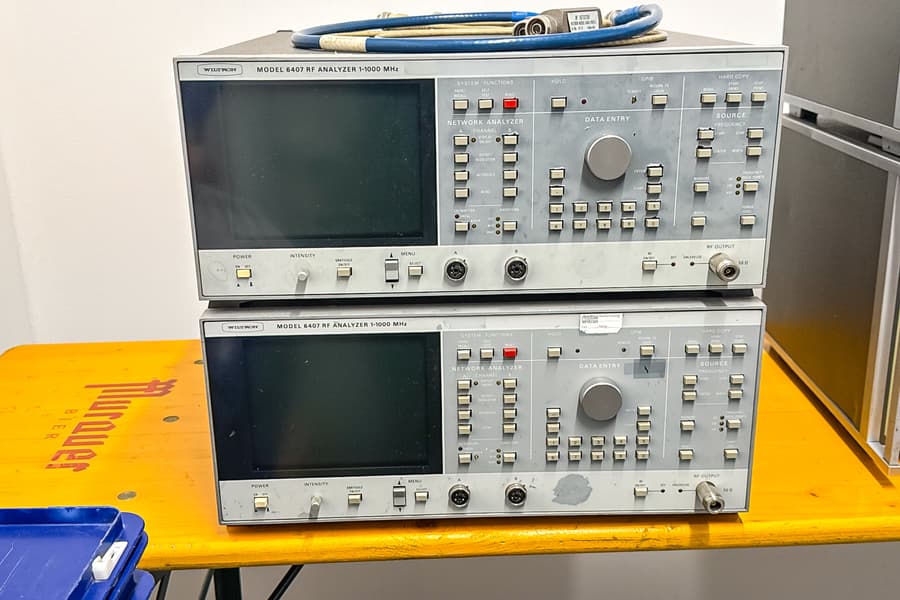 2 Funkanalyser Wiltron 6407RF