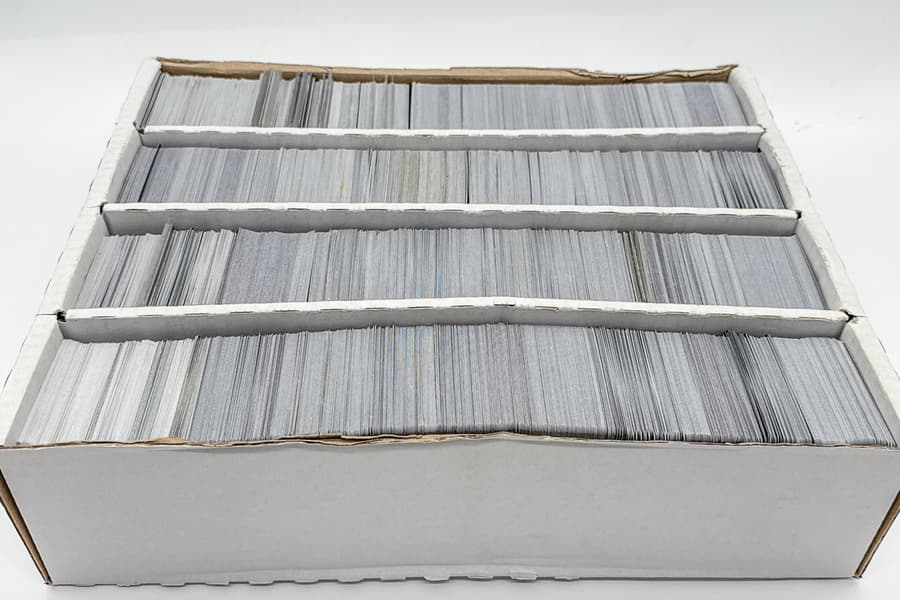 Karton mit Spielkarten Magic - The Gathering