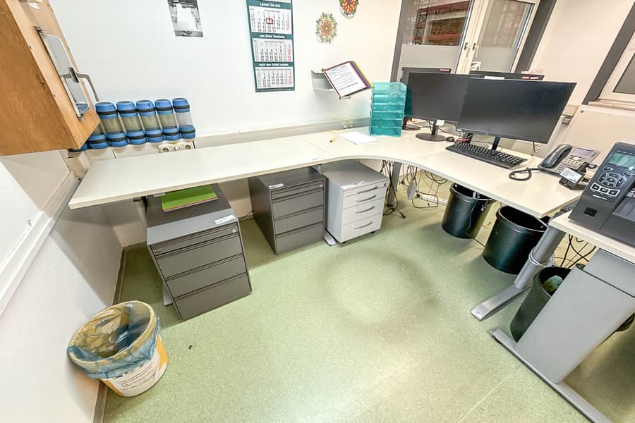 Schreibtisch, L-förmig