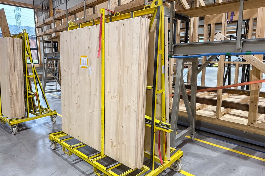 Transportwageninhalt: 3-Schichtplatten