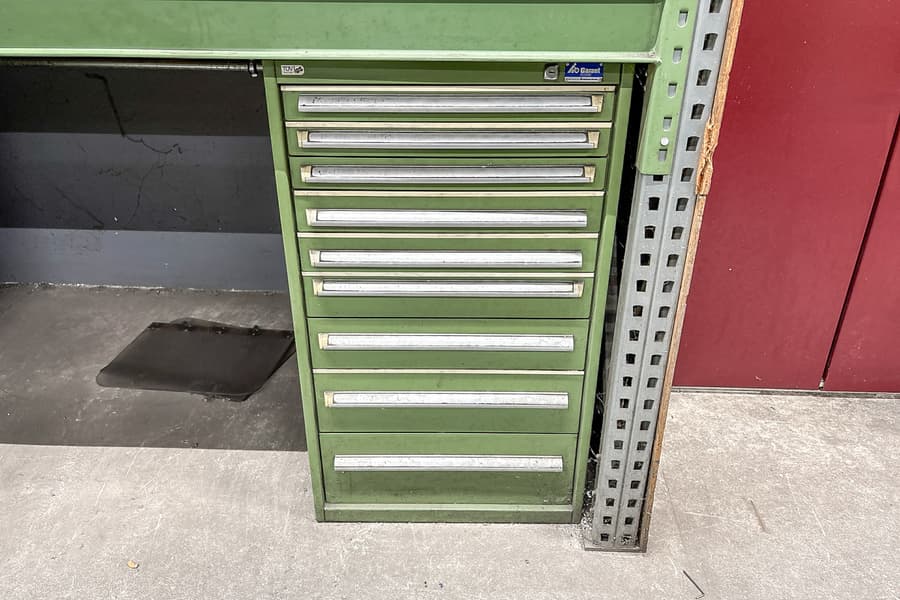 Werkzeugschrank mit Inhalt