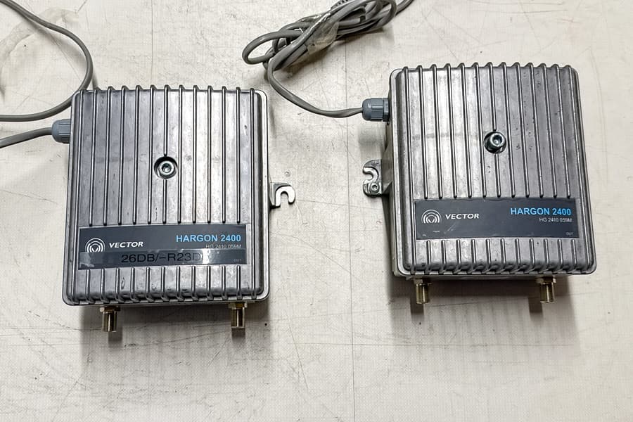 2 Netzteile Vector Lambda Pro 20 F56M