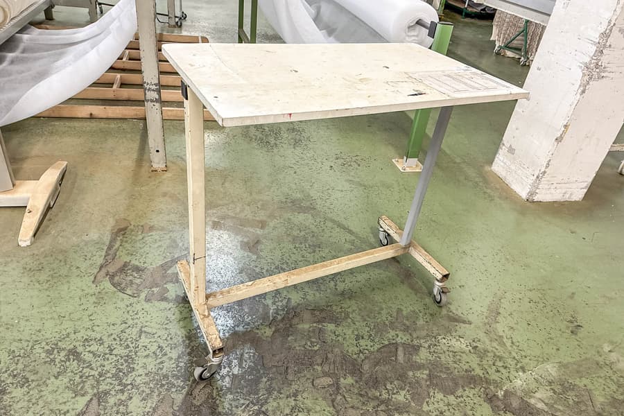 Arbeitstisch, fahrbar