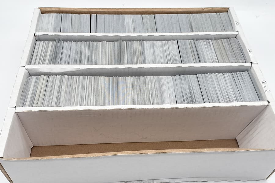 Karton mit Spielkarten Magic - The Gathering