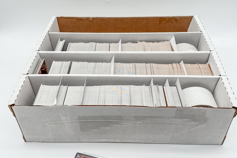 Karton mit Spielkarten Yu-Gi-Oh!