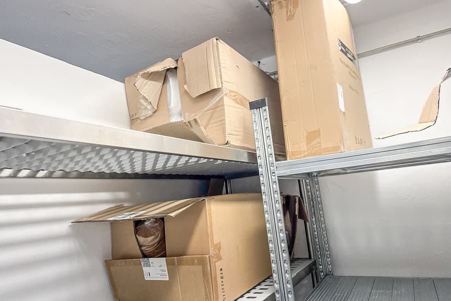 Posten Einweggeschirr und Kartons