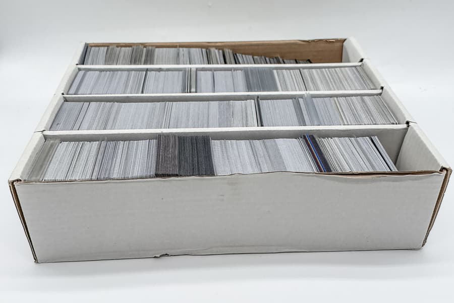 Karton mit Spielkarten Magic - The Gathering