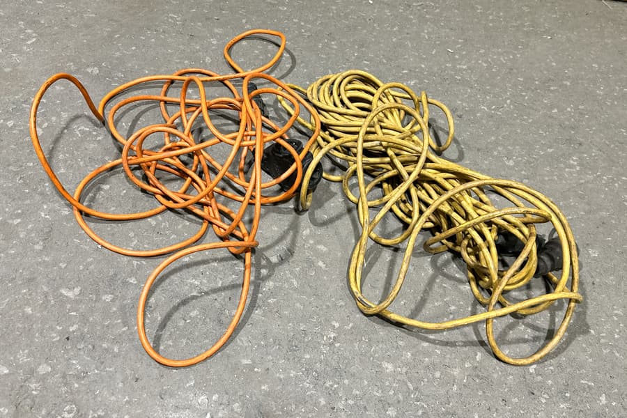 2 Verlängerungskabeln