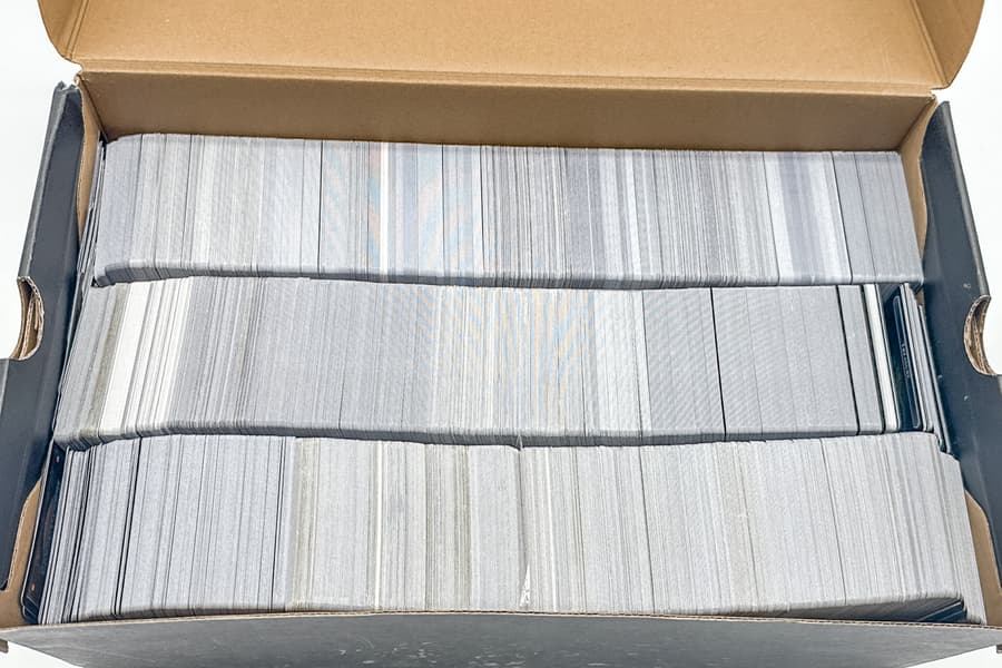 Karton mit Spielkarten Magic - The Gathering