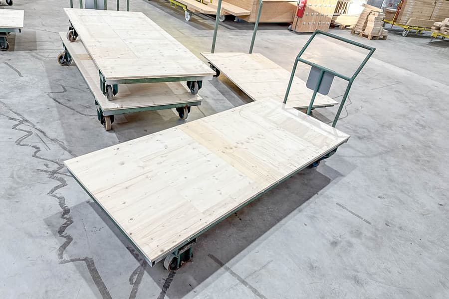 Plateau Transportwagen