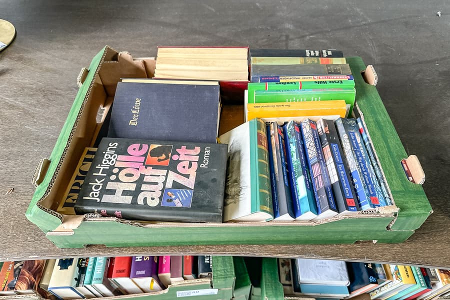 Karton mit Bücher