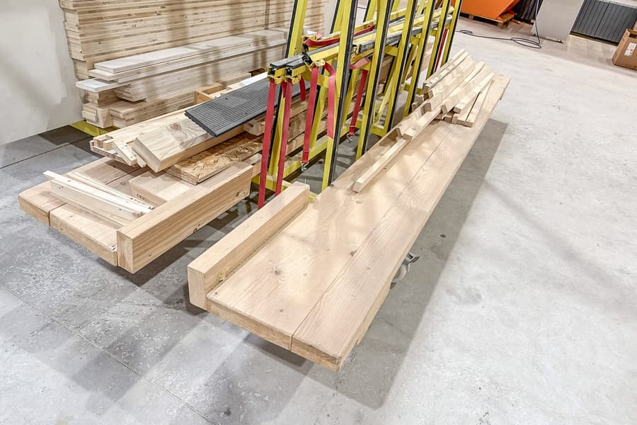 Transportwageninhalt: Holzabschnitte