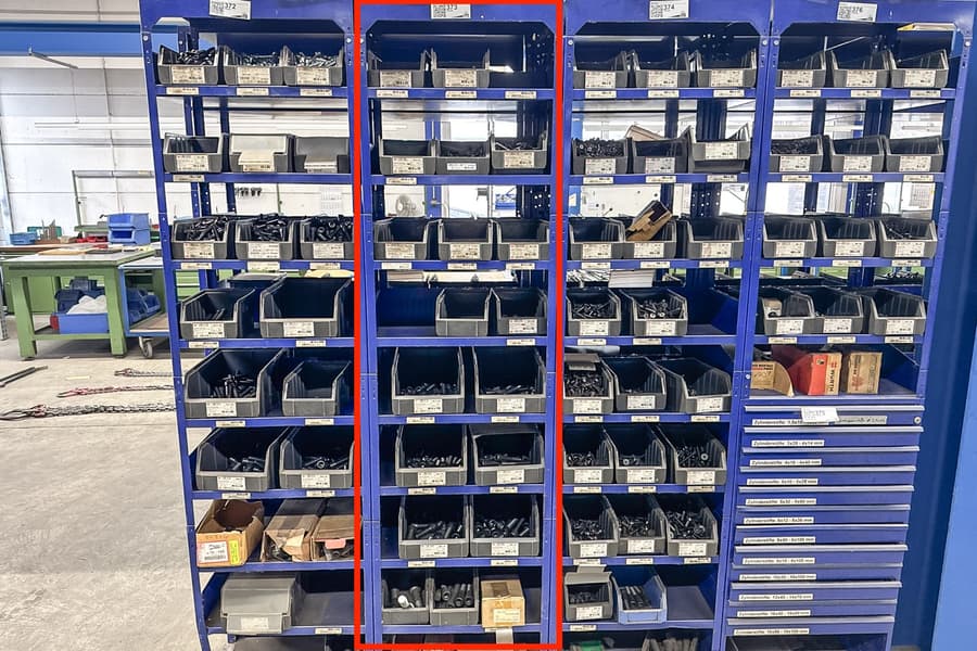 Regalinhalt: Schrauben