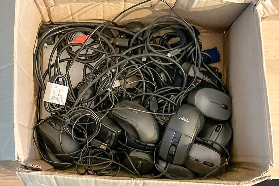 Posten Kabel und Mäuse