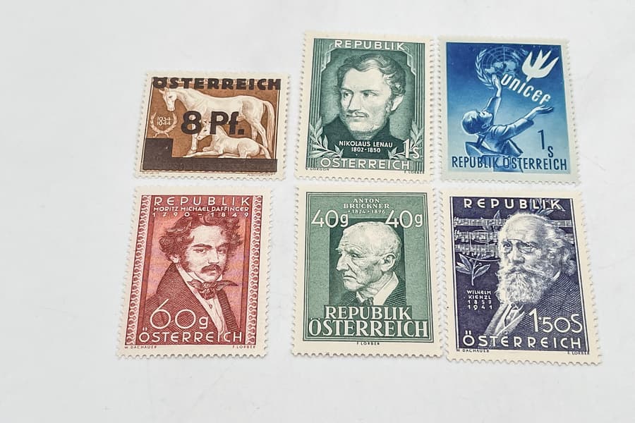 Briefmarken Österreich auf Steckkarte 50er Jahre