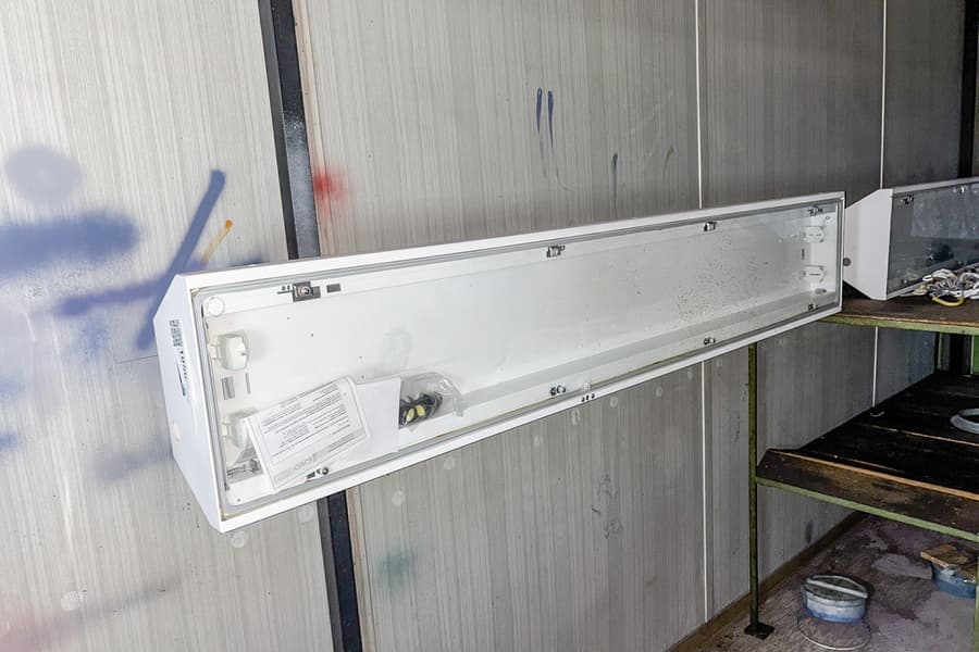 Lackierkabinenlicht, verschraubt