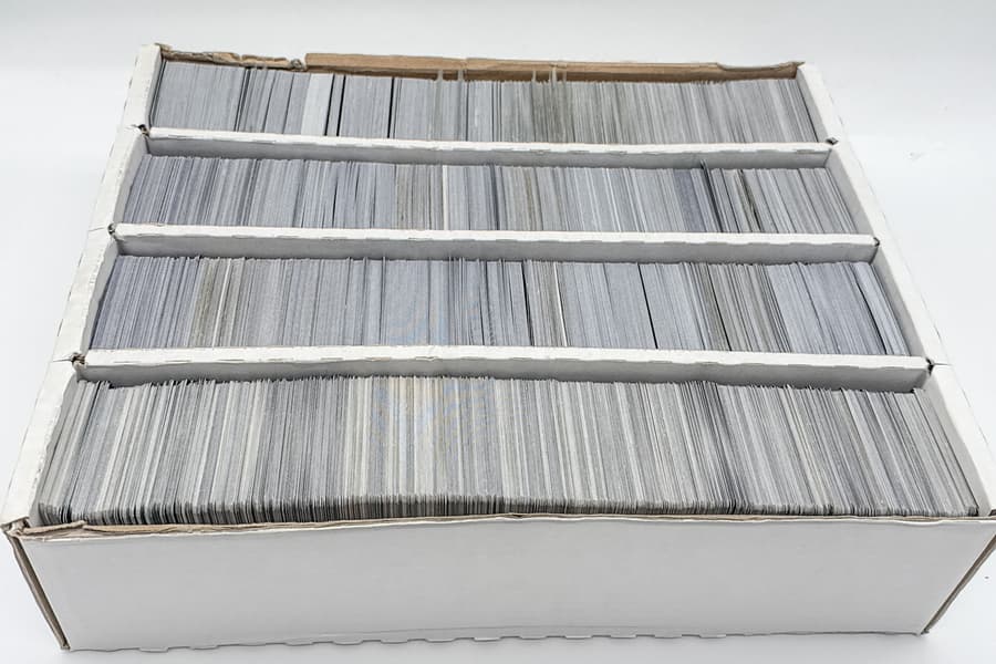 Karton mit Spielkarten Magic - The Gathering