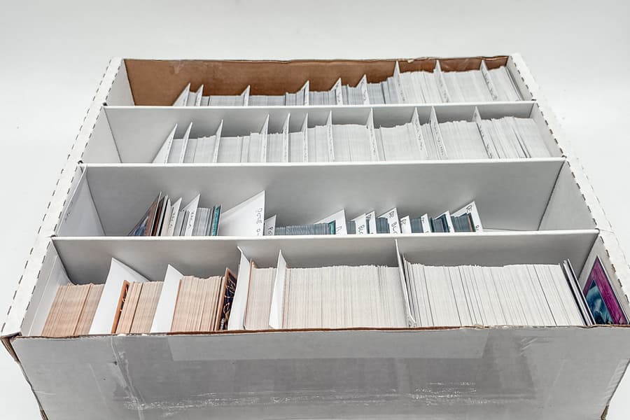 Karton mit Spielkarten Yu-Gi-Oh!