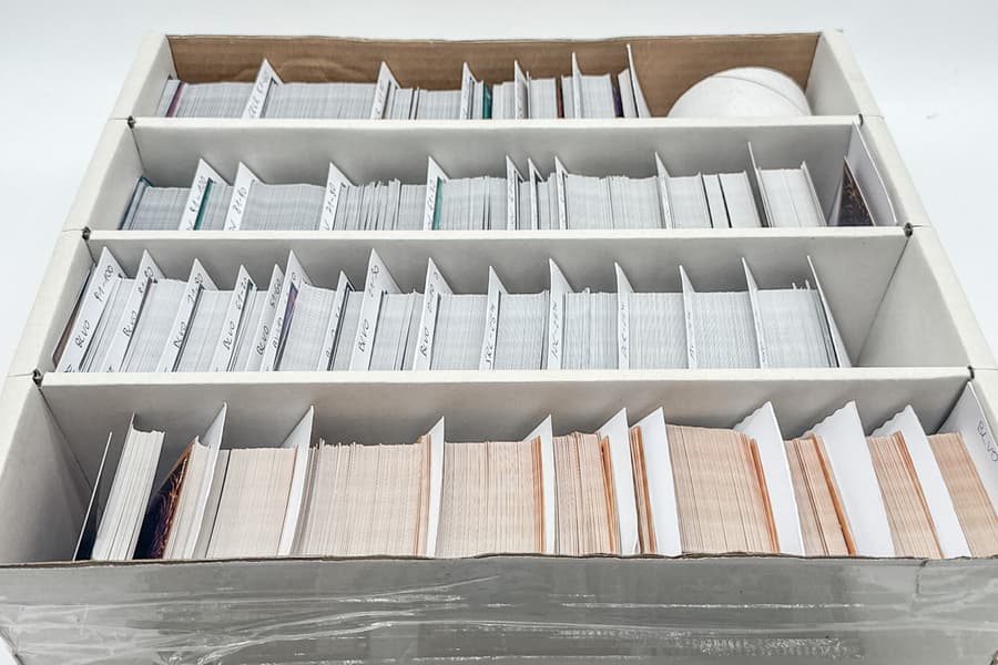 Karton mit Spielkarten Yu-Gi-Oh!