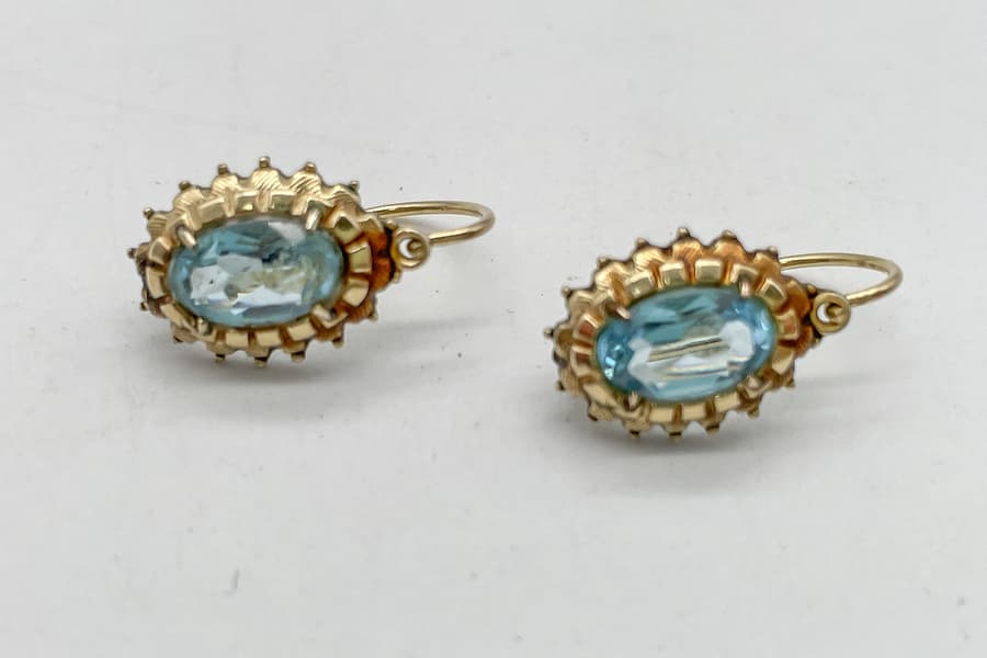 Alte Ohrringe mit Stein, vergoldet