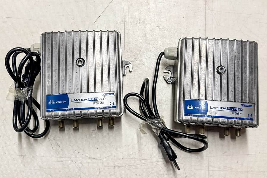 2 Netzteile Vector Lambda Pro 20 F56M