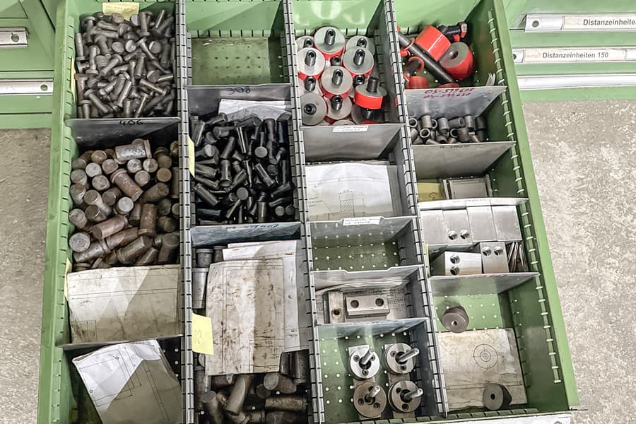 Inhalt von 3 Schubladen